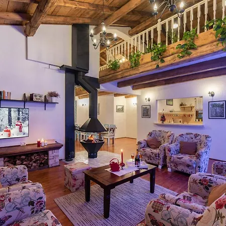 Family Lipica With Private Pool And Jacuzzi *