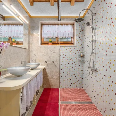 Family Lipica With Private Pool And Jacuzzi Villa
