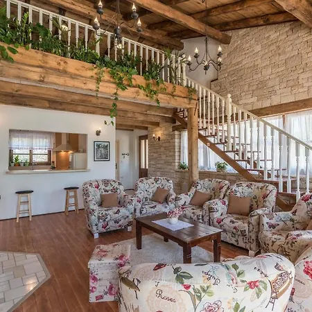 Family Lipica With Private Pool And Jacuzzi * Pazin