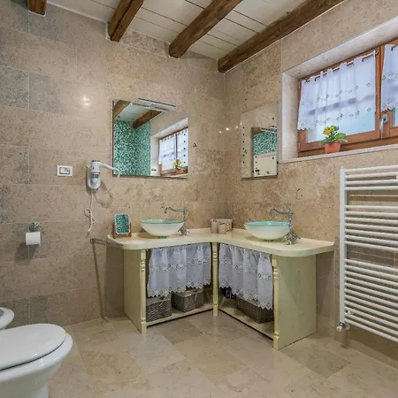 Family Lipica With Private Pool And Jacuzzi *